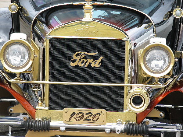 picture of early Ford grill