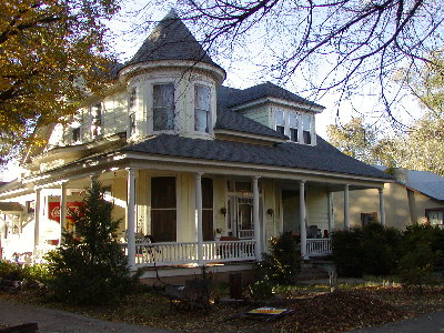 picture of old house