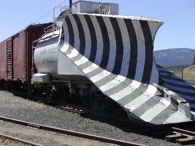 picture of a train snow plow